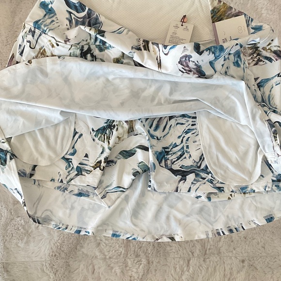 CALIA by Carrie Underwood White Skort with Blue & Green Abstract Print - Picture 6 of 8